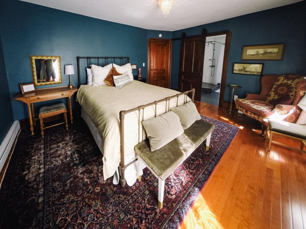 Burdett House Bed & Breakfast Exterior photo